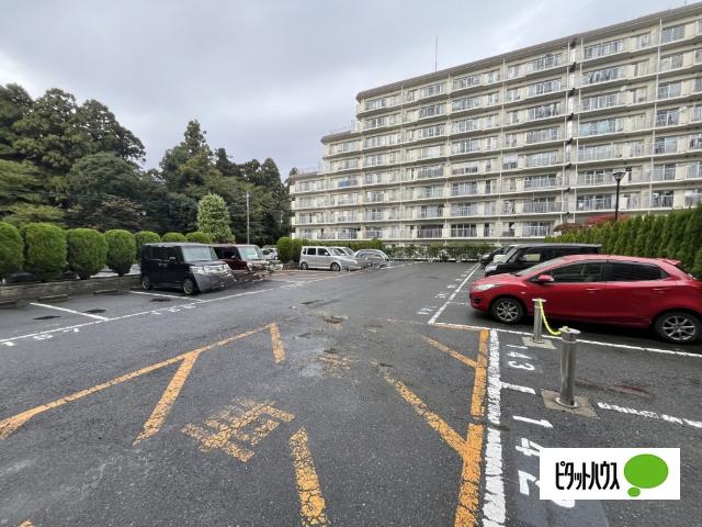 成田中央公園スカイハイツＢ棟 駐車場