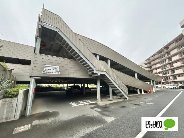 サニークレスト稲毛 駐車場