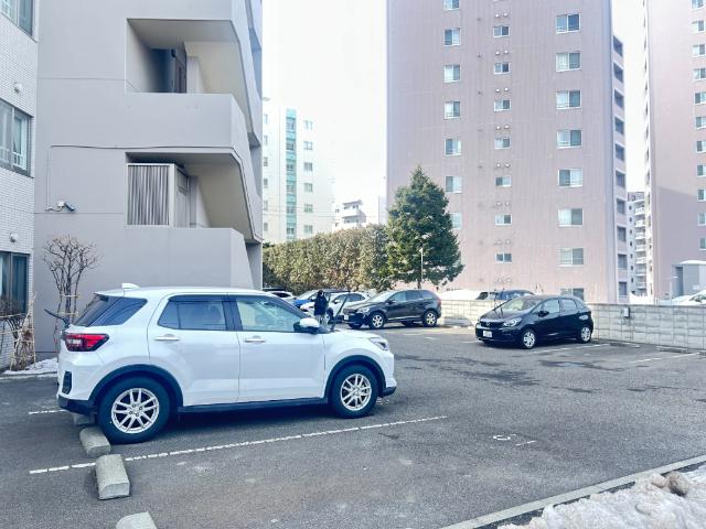 クレアホームズ旭ヶ丘ハイライズ 駐車場