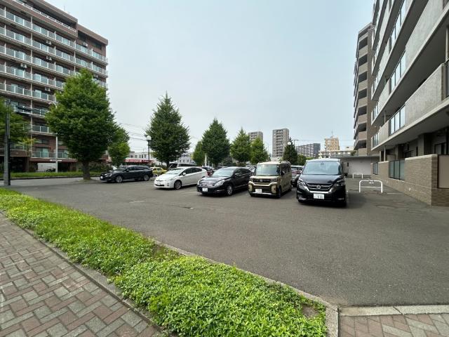 北円山パーク・ホームズ 駐車場