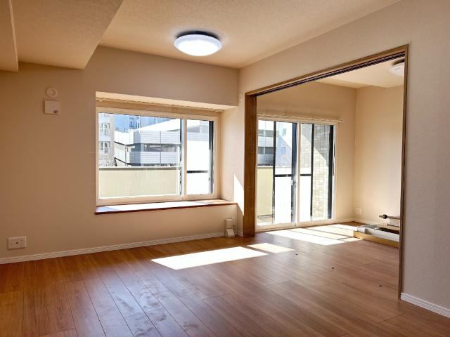ダイアパレス美術館通 リビング