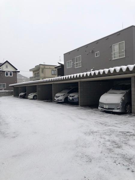 山鼻パークマンション 駐車場