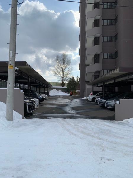 リラハイツルネス中島公園センチュリア 駐車場