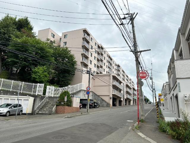 エメラルドグリーンヒルズ平岸 外観