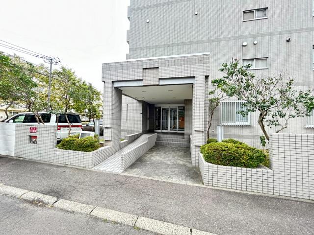 アルス月寒中央アネックス エントランス