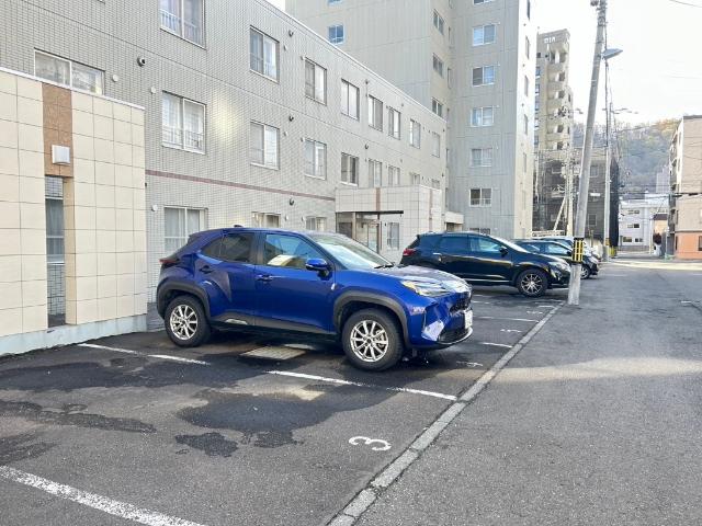カルム南円山 駐車場