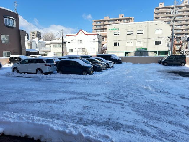 ダイアパレス北円山第３ 駐車場