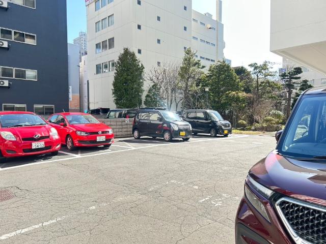 桑園ブロードハイツ 駐車場