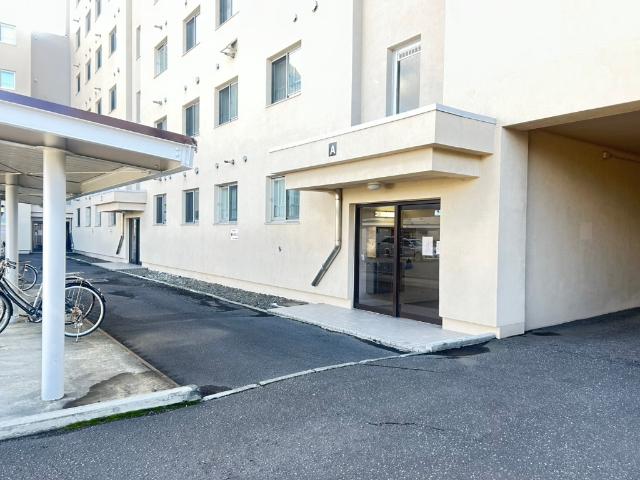ロイヤルシャトー西岡 エントランス