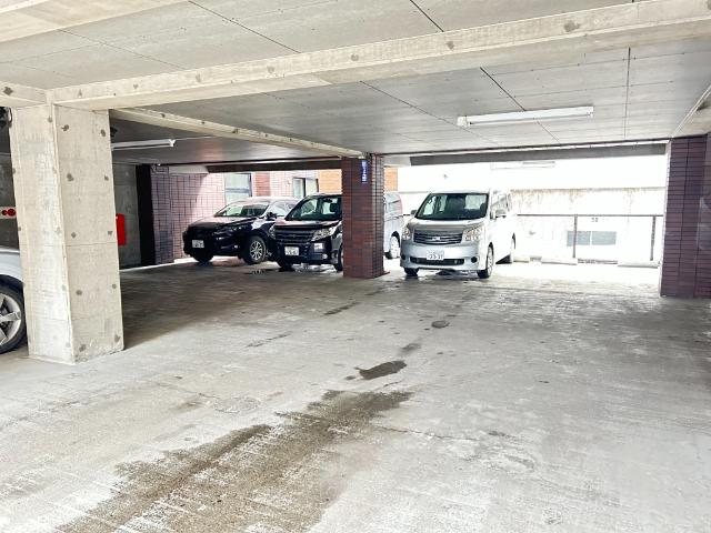 アルファレックス・南十一条 駐車場