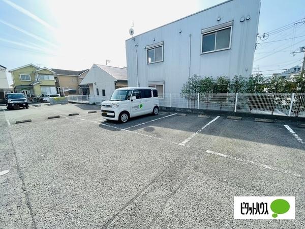 プレンティーⅡ（201） 駐車場