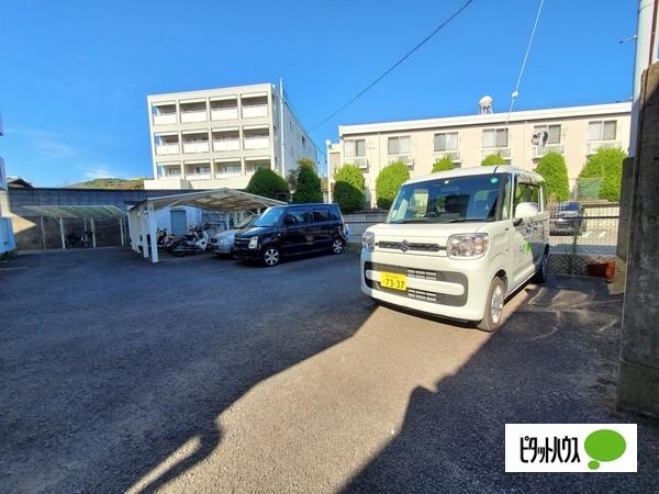 ノーブル栄谷（407） 駐車場