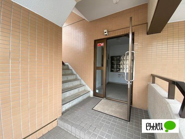 サンロイヤル小雑賀（305） エントランス