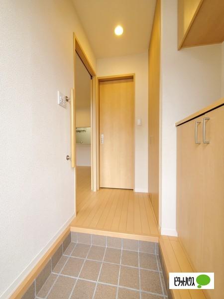 シャーメゾン園部（102） 玄関
