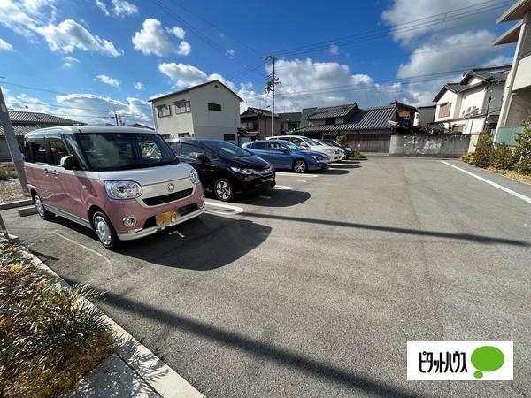 プロヌーブ今福（101） 駐車場