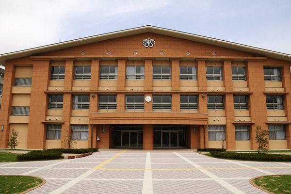 和歌山市立西和中学校：946m