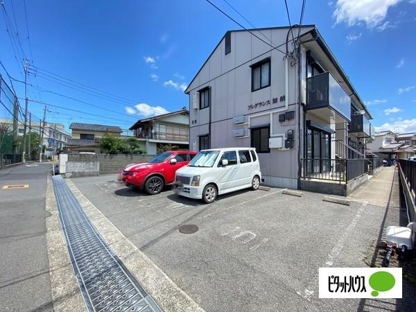 フレグランス加納（206） 駐車場