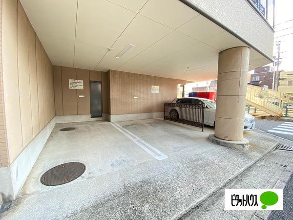 シャンティイ田中町（701） 駐車場