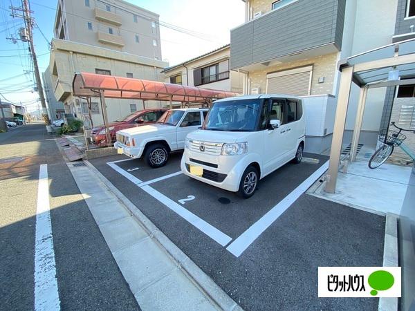 フジパレス吹屋町（101） 駐車場