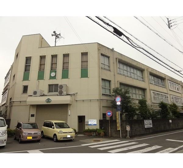 和歌山市立高松小学校：896m