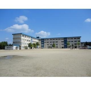 和歌山市立八幡台小学校：645m