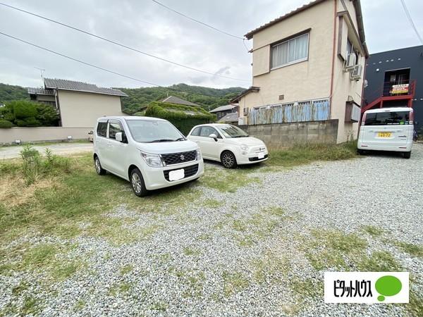 ルフトワン三葛 駐車場