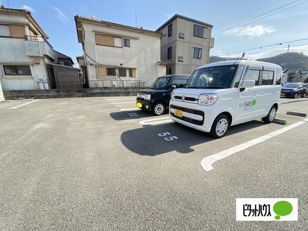 シャーメゾン浜の宮（207） 駐車場