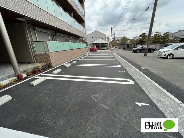 和歌山市小松原マンション 駐車場