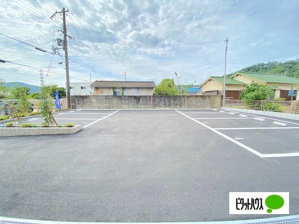 カーザドルチェ（103） 駐車場