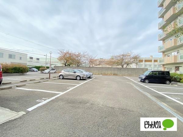 ヤマイチPLAZAサンシティ広瀬（803） 駐車場