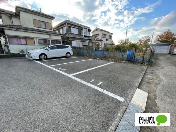 カサ・デ楠見（203） 駐車場