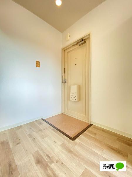 グランセオ屋形（5B） 玄関