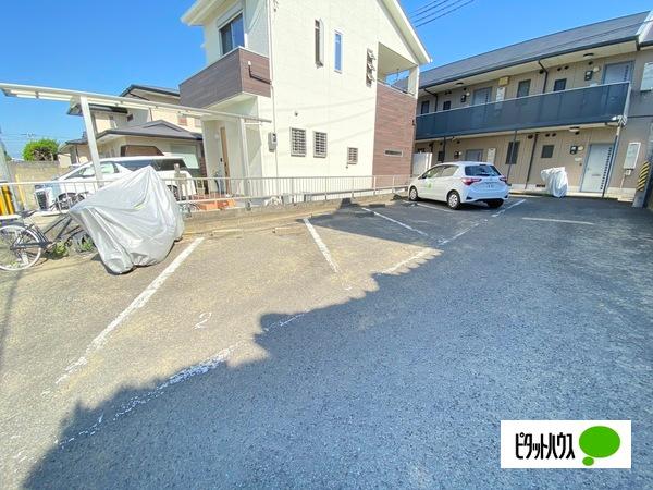 ハイツ萩（101） 駐車場