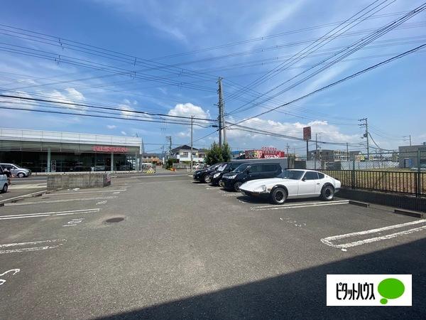 フォーレス加納 駐車場