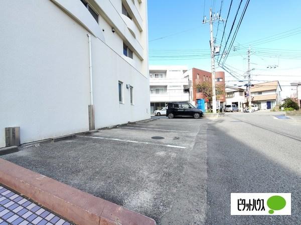 メゾンＫＩＴＳＵＮＥＪＩＭＡ（201） 駐車場