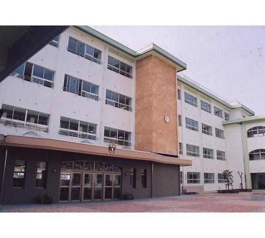 和歌山市立貴志小学校：310m