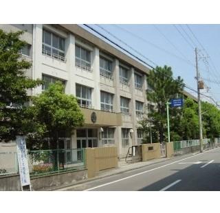 和歌山市立河西中学校：1281m
