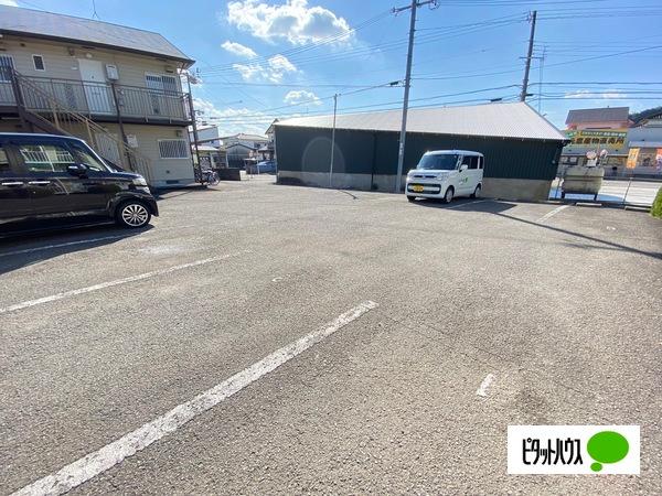 ハイツコサカⅣ（122） 駐車場
