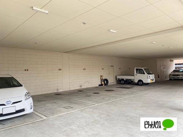 サテンサ堀久（206） 駐車場