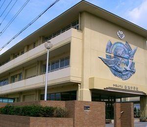 和歌山市立西浜中学校：619m
