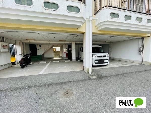 ＮＫ　ＶＩＬＬＡＧＥ（306） 駐車場