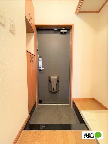 メゾン弘西（102） 玄関