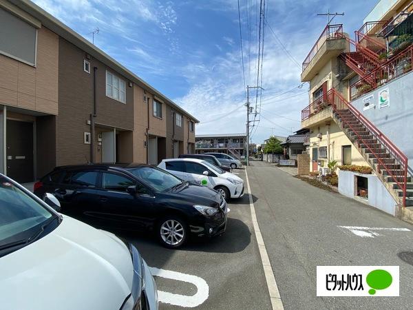 サンメゾン紀三井寺（203） 駐車場