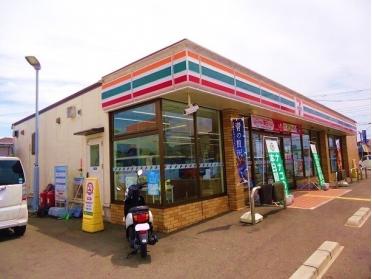 ファミリーマート和歌山北島店：259m