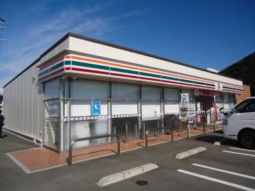 ココカラファイン和佐店：2077m