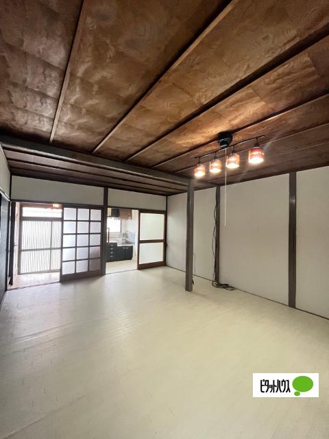 和歌山市本町一戸建 リビング