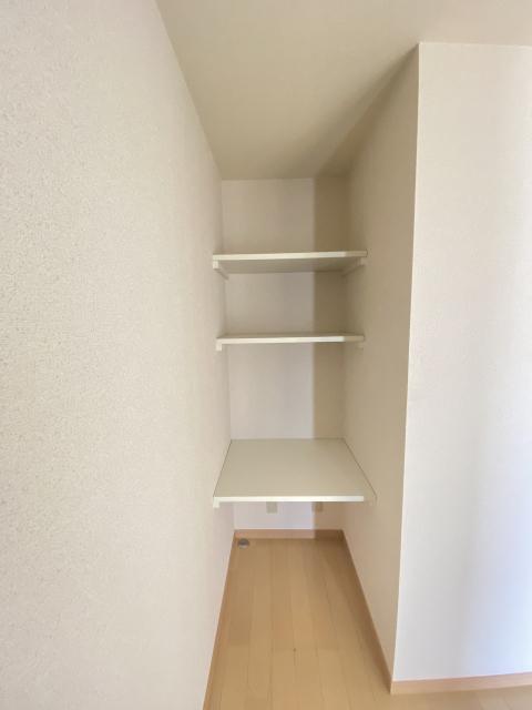 セゾン湊（102） 収納