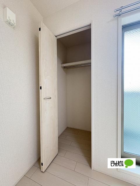 フジパレス和歌山黒田Ⅰ番館（302） 収納