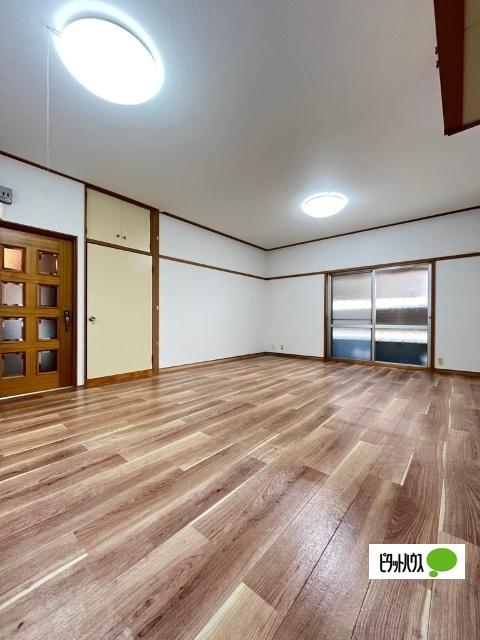 和歌山市三葛一戸建 リビング
