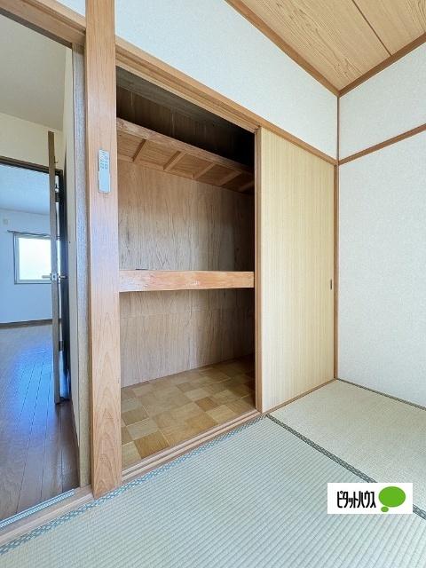リザーブハイツ谷口 収納